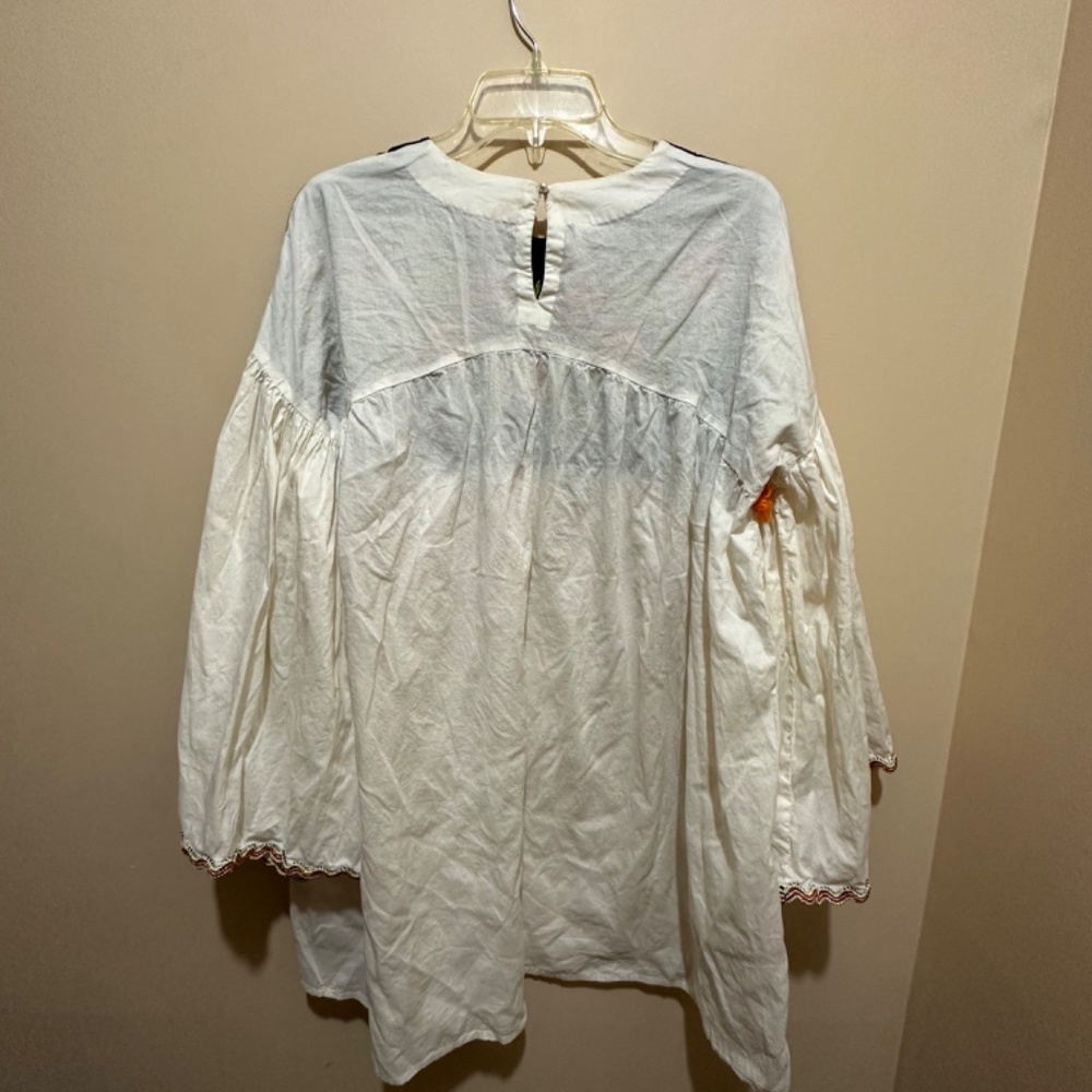 By outfitters embroidered women blouse Boho key hole Sz L - Picture 4 of 8